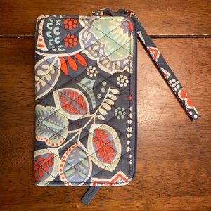 EUC Vera Bradley Wristlet wallet Nomadic Floral